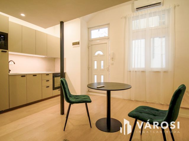 Modern galériás lakás kiadó Budapest szívében