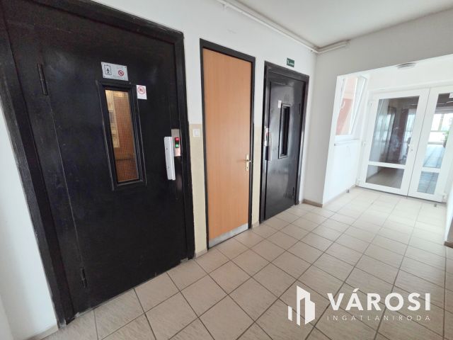 Igényesen felújított Panel lakás Csepel belvárosában