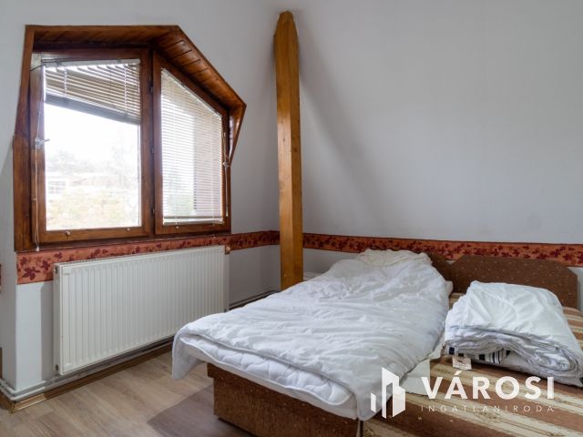 3 szinten 3 lakás karnyújtásnyira a Balatontól