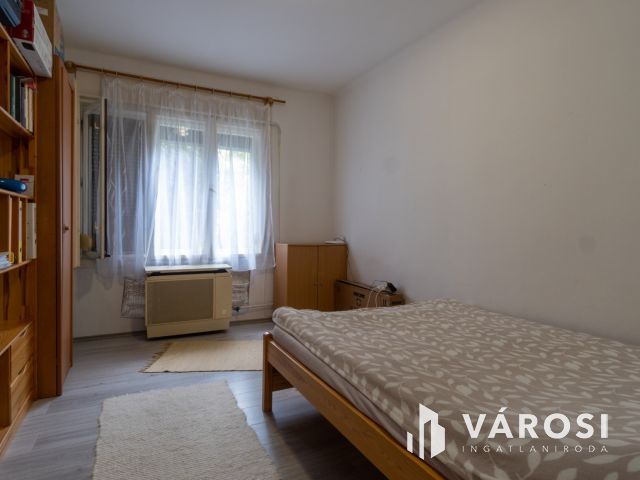 3 szinten 3 lakás karnyújtásnyira a Balatontól